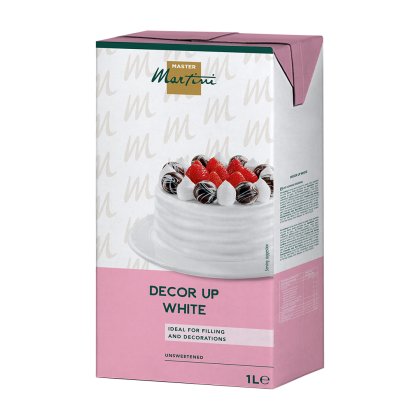 1公升裝Master Martini Decor Up White無糖裝飾用鮮奶油，搭配草莓裝飾蛋糕